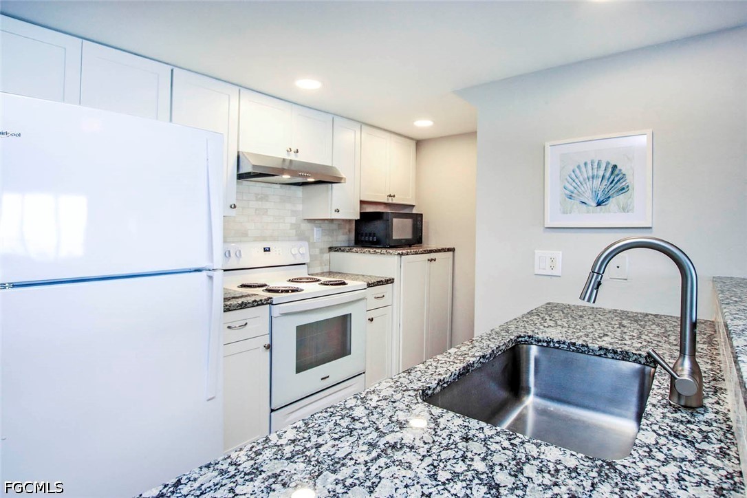 3 Bed Waterfront Home for Sale in Captiva, FL, $950,000 — photo 16
