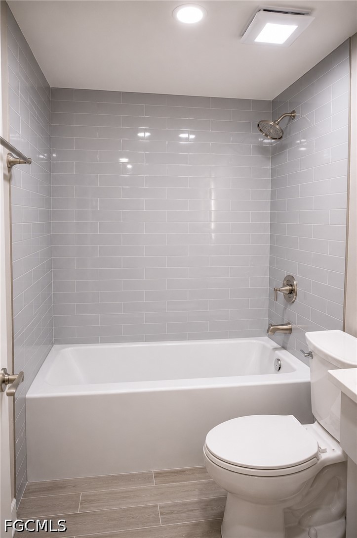 2 Bed Condominium for Sale in Casa Bella Condo, FL, $1,650 — photo 16