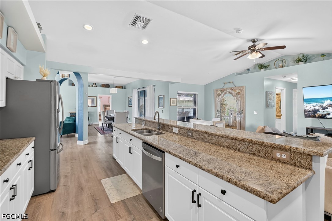 4 Bed SingleFamilyResidence for Sale in Mirror Lakes, FL — photo 16