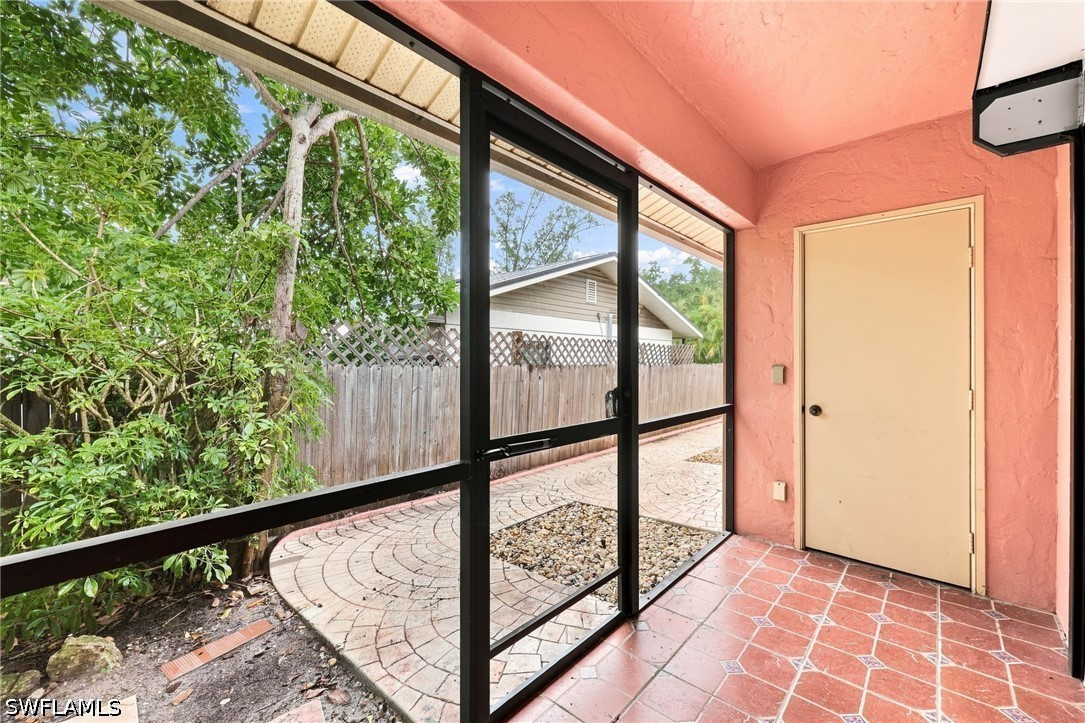 4 Bed Duplex for Sale in Heitmans, FL, $2,000 — photo 16