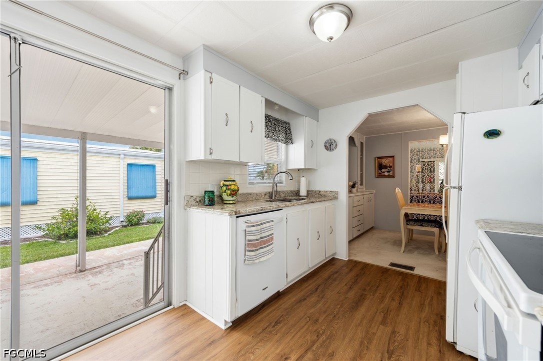 2 Bed ManufacturedHome for Sale in North Fort Myers, FL — photo 16