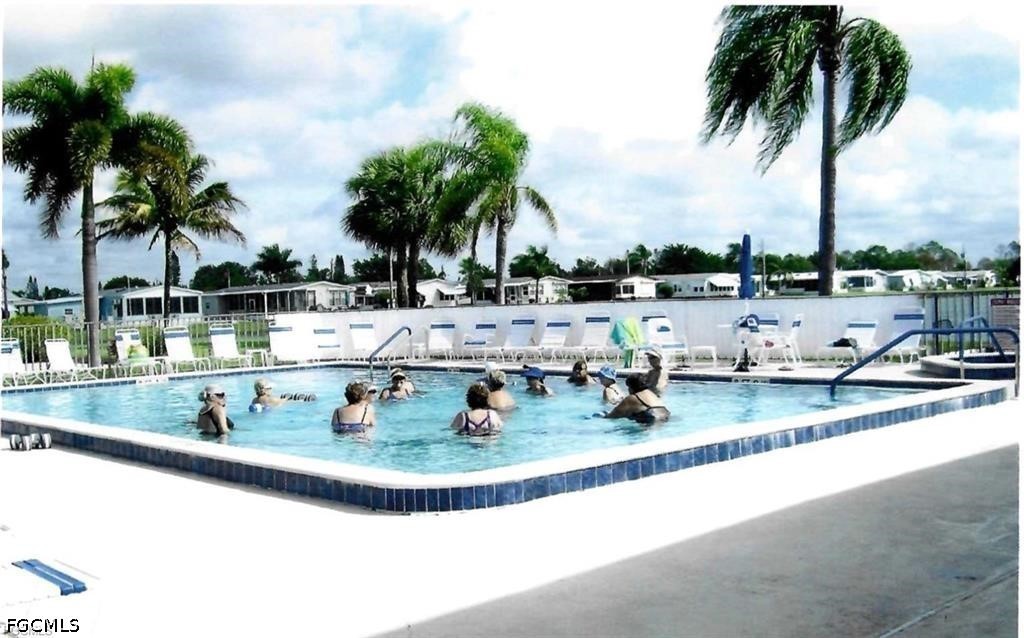 2 Bed ManufacturedHome for Sale in North Fort Myers, FL — photo 16