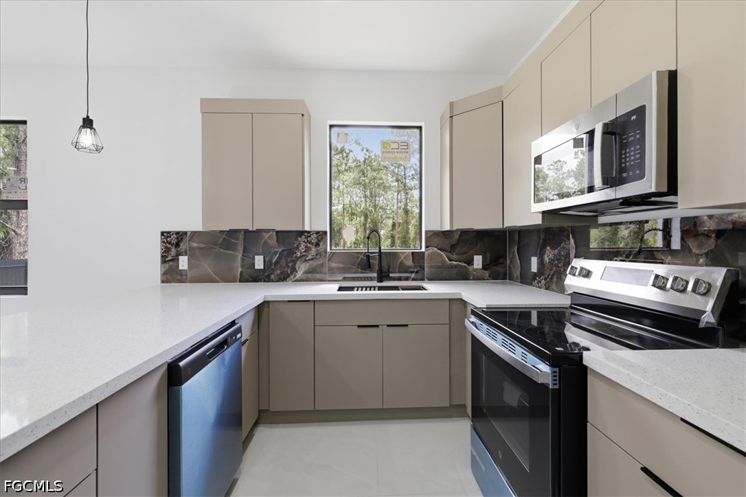 3 Bed SingleFamilyResidence for Sale in Not Applicable, FL — photo 16