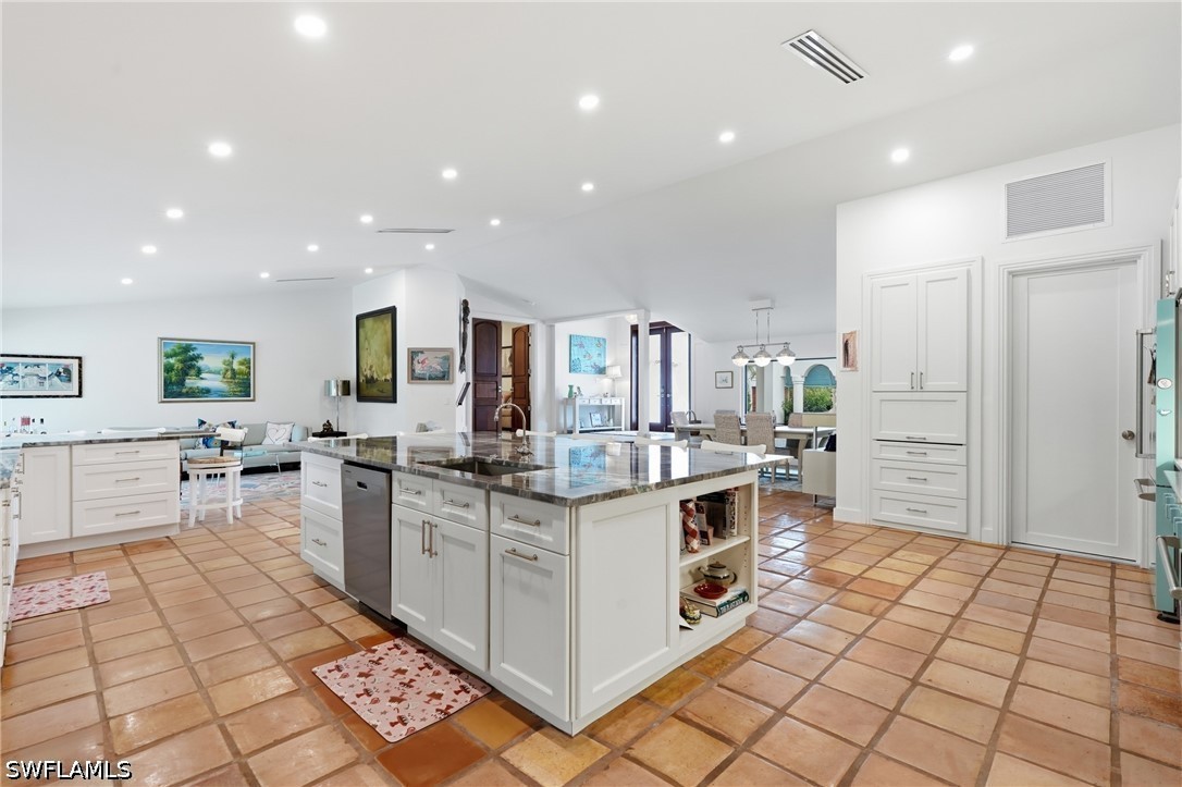 4 Bed Pool Home for Sale in Park Shore, photo 16