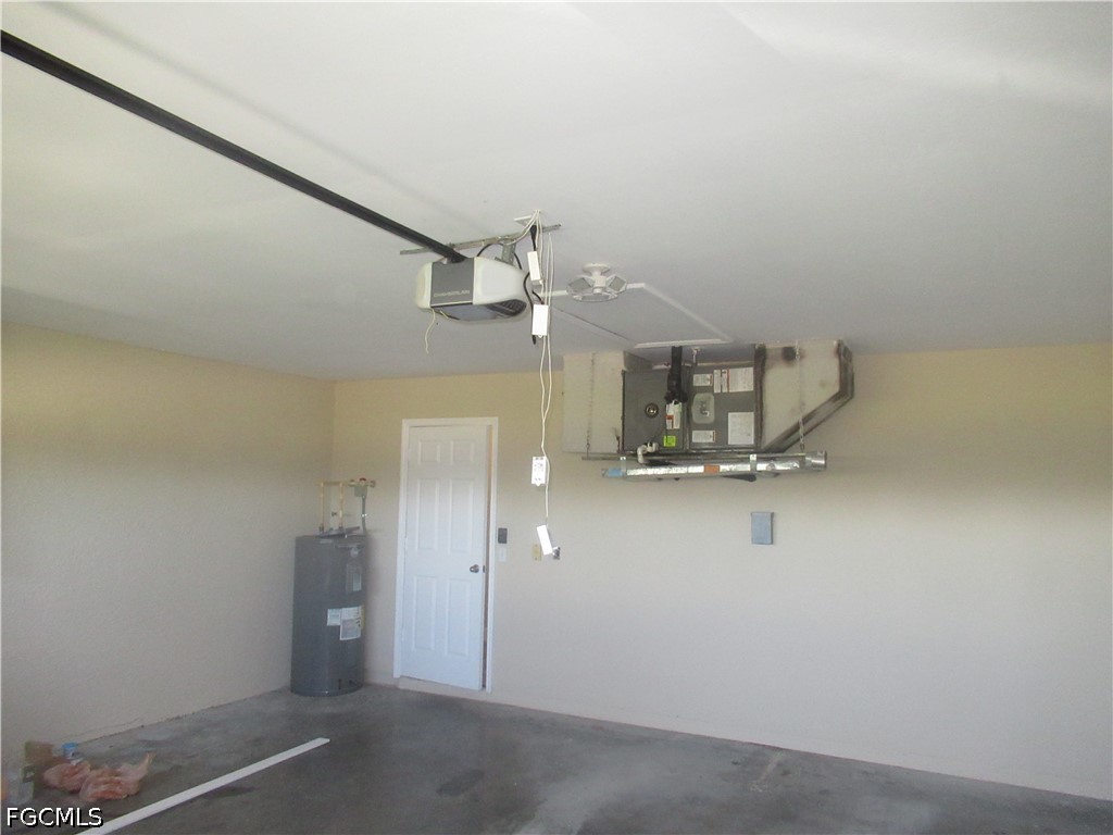 3 Bed SingleFamilyResidence for Sale in Cape Coral, photo 16