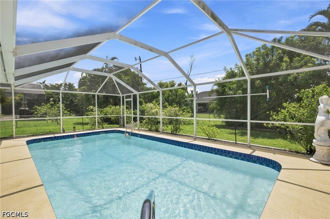 3 Bed Pool Home for Sale in Cape Coral, photo 16