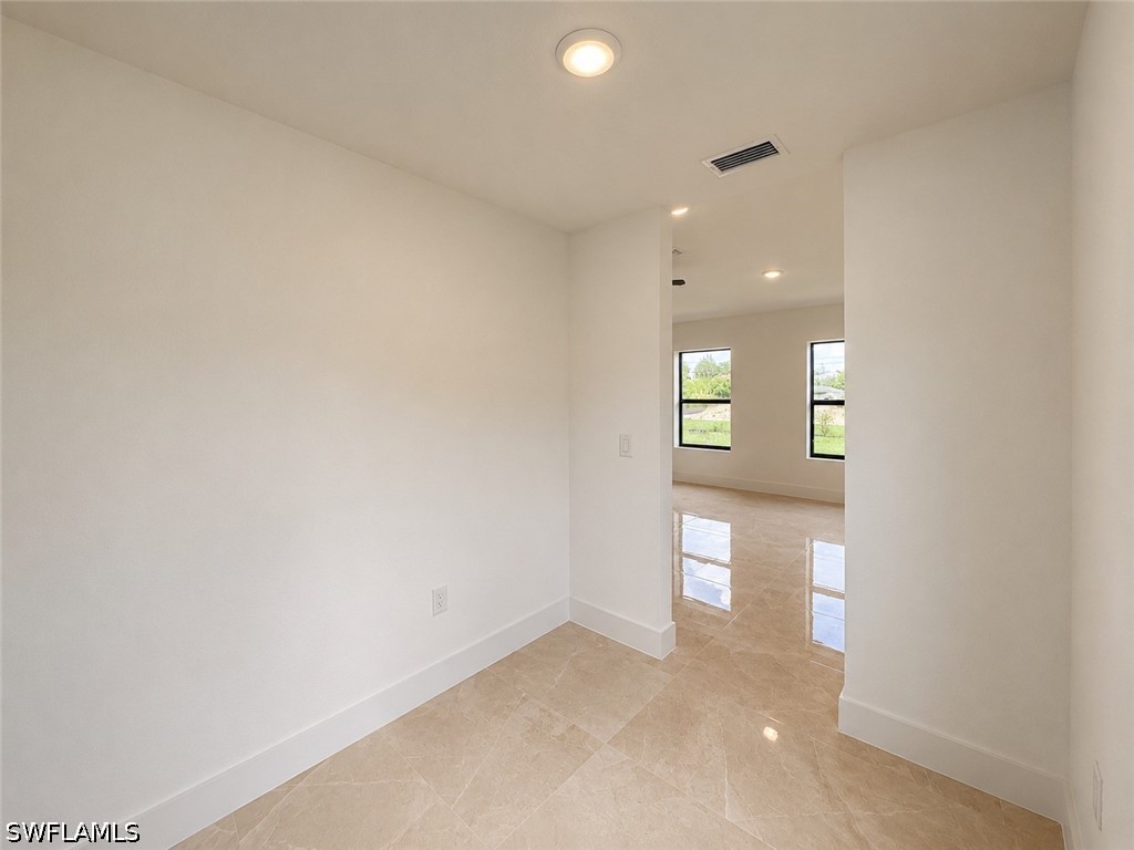3 Bed SingleFamilyResidence for Sale in Lehigh Acres, photo 16