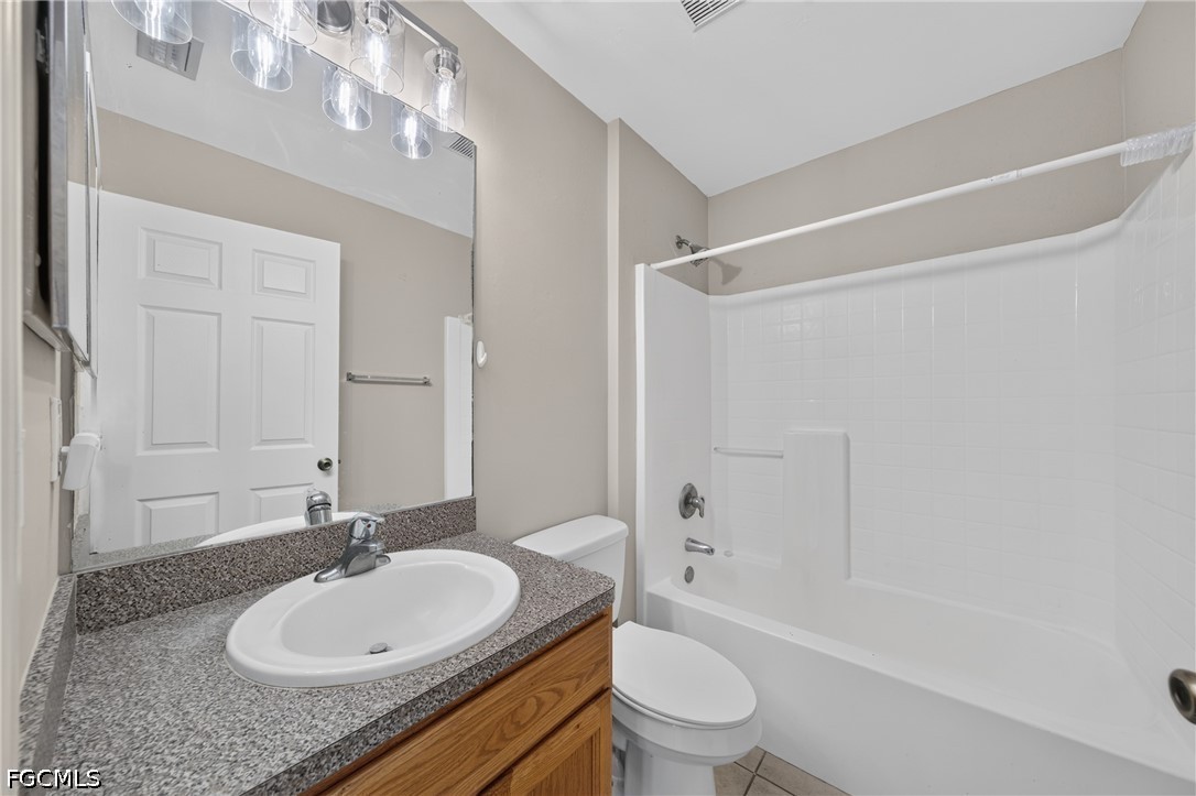 3 Bed SingleFamilyResidence for Sale in Cape Coral, photo 16