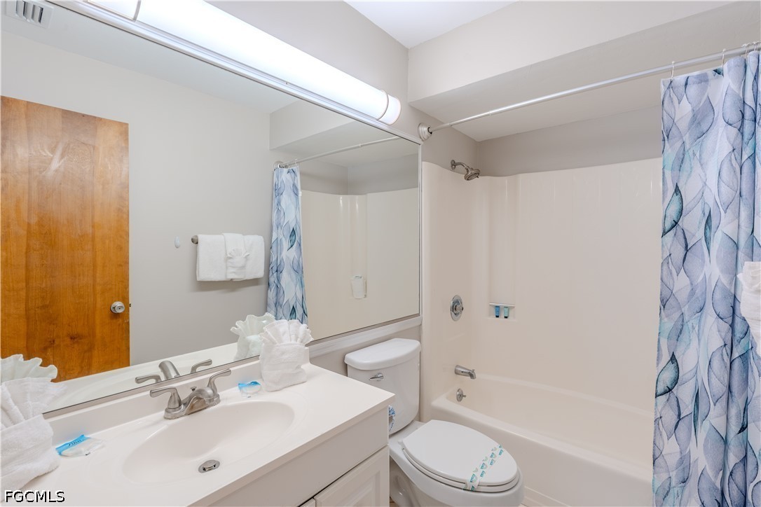 4 Bed Waterfront Home for Sale in Flamingo Lakes, photo 16