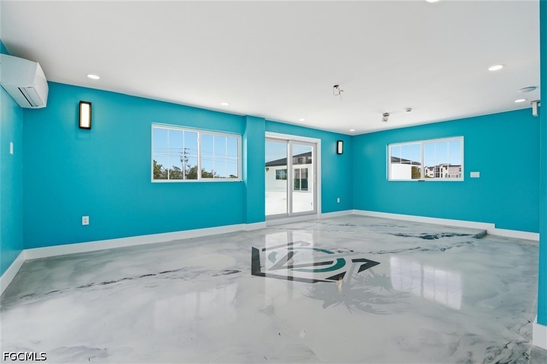 2 Bed Condominium for Sale in Windsor West, photo 16