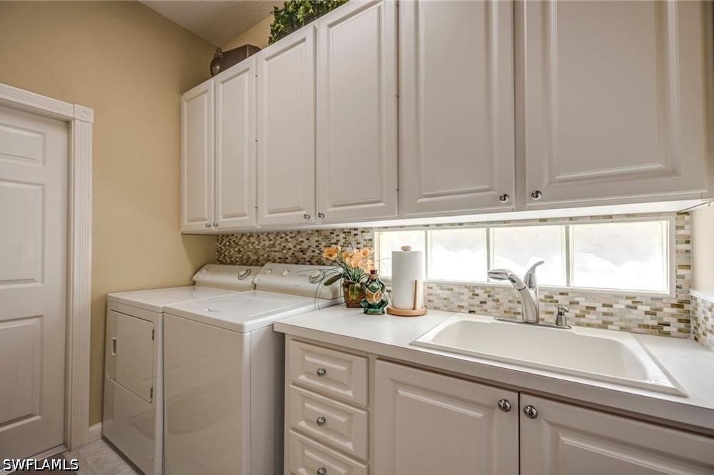 3 Bed Waterfront Home for Sale in Village Walk, photo 16