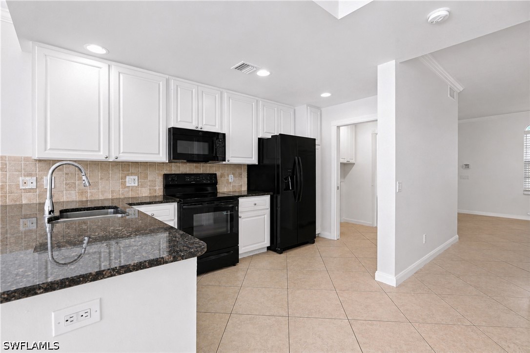 3 Bed Pool Home for Sale in Island Walk, photo 16