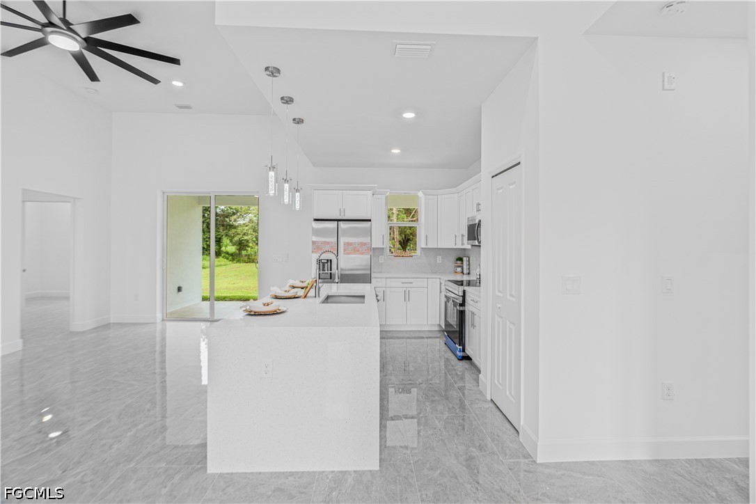 3 Bed SingleFamilyResidence for Sale in Lehigh Acres, photo 16