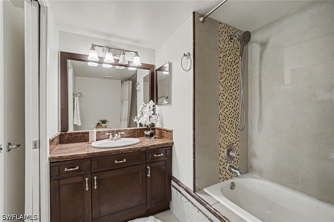 2 Bed Condominium for Sale in Naples, photo 16