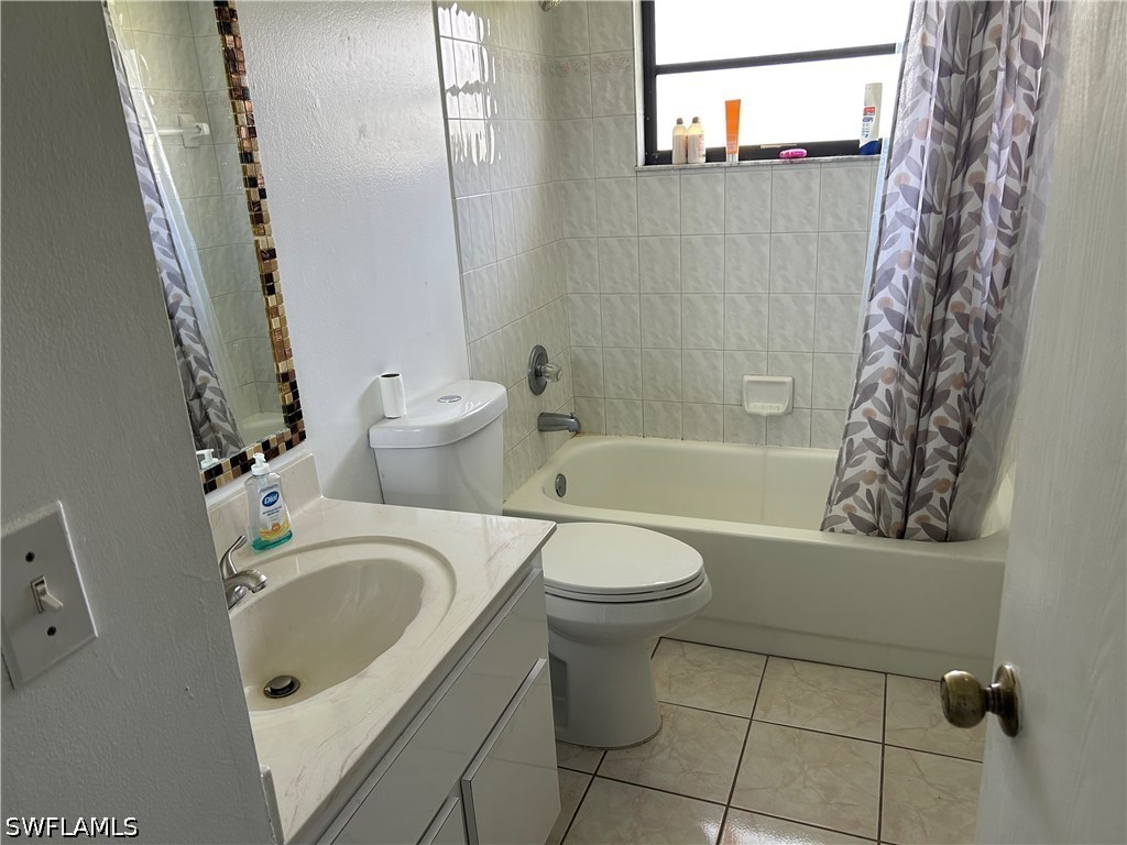 4 Bed Duplex for Sale in Cape Coral, photo 16