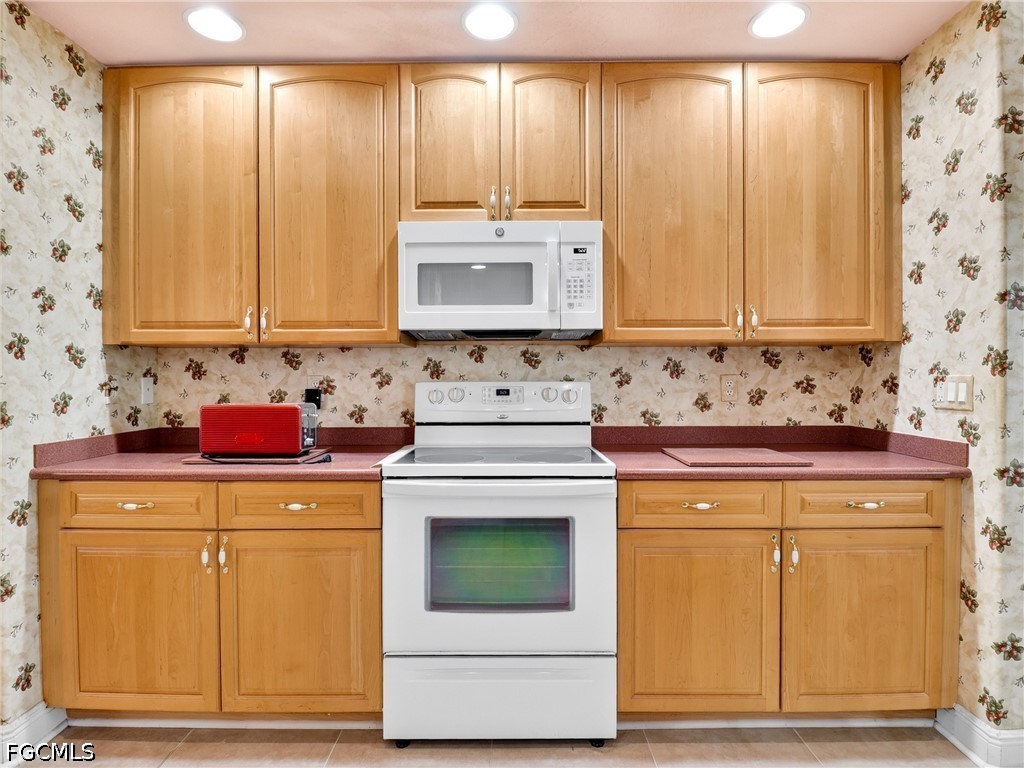 3 Bed Pool Home for Sale in Cape Coral, photo 16
