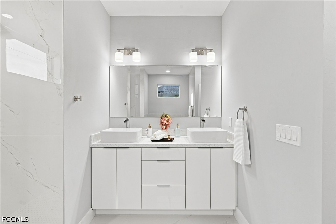 3 Bed SingleFamilyResidence for Sale in Lehigh Acres, photo 16