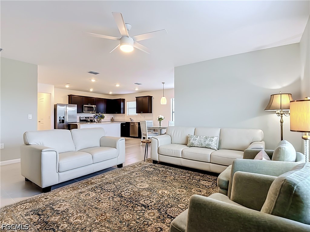 4 Bed SingleFamilyResidence for Sale in Caloosa Cove, photo 16