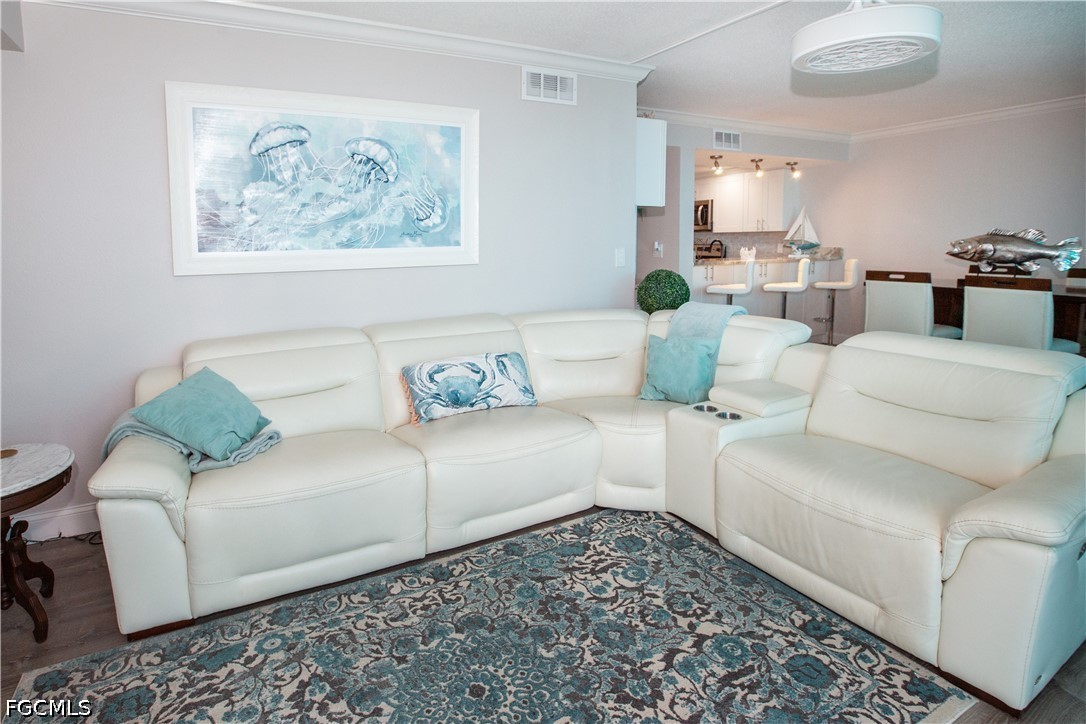1 Bed Waterfront Home for Sale in Schooner Bay, photo 16