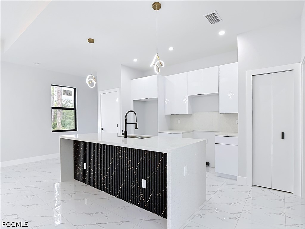 3 Bed SingleFamilyResidence for Sale in Lehigh Acres, photo 16