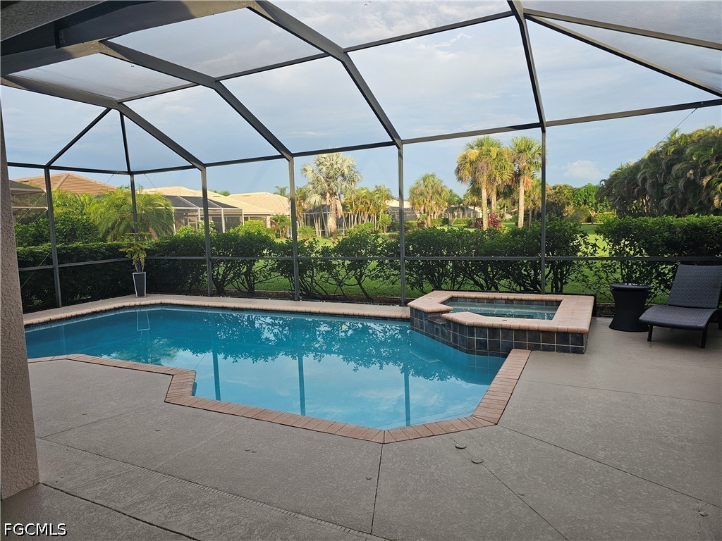 2 Bed Pool Home for Sale in Westminster, photo 16