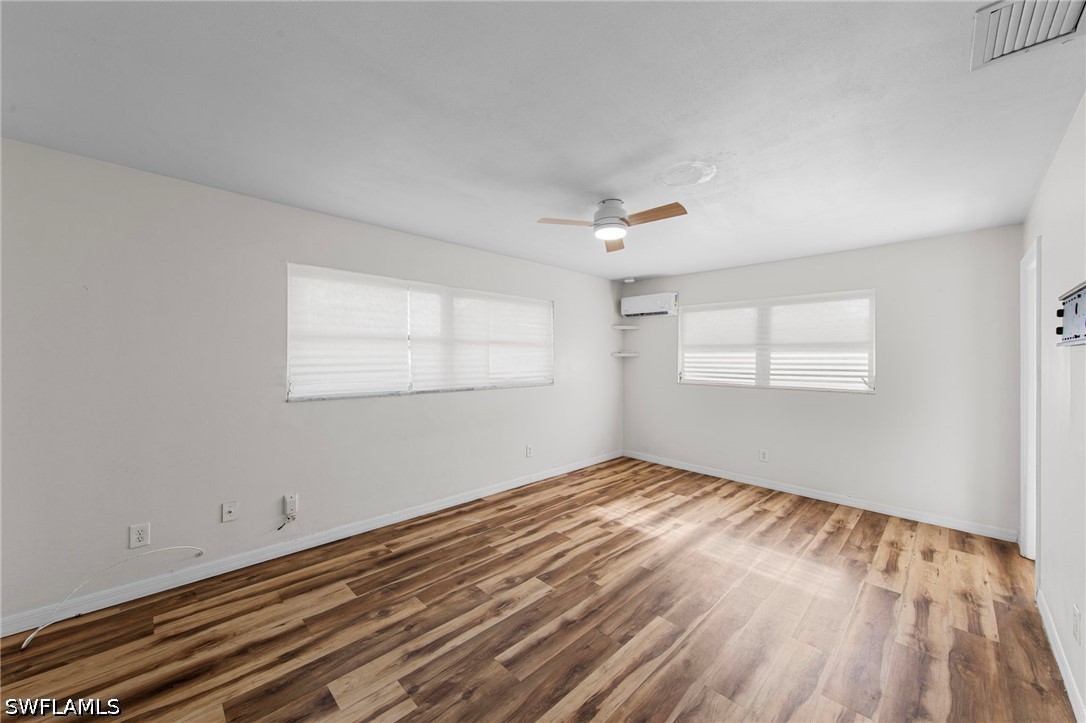 3 Bed SingleFamilyResidence for Sale in Cape Coral, photo 16