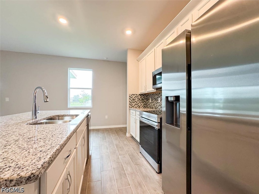 3 Bed SingleFamilyResidence for Sale in Cape Coral, photo 16