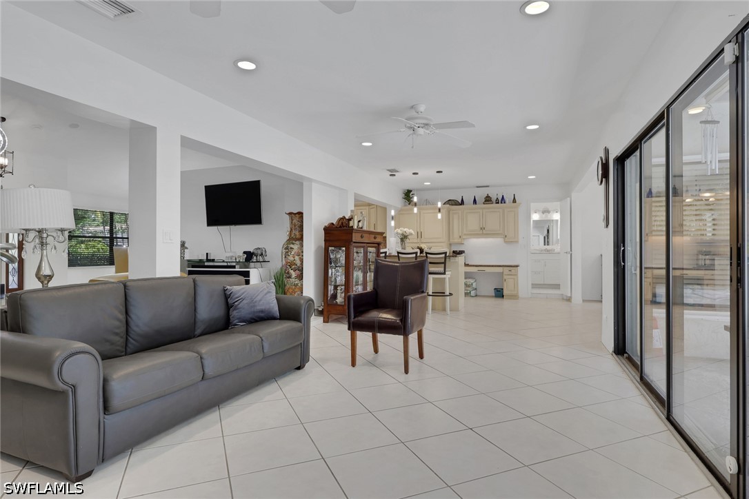 3 Bed Pool Home for Sale in Kings Lake, photo 16