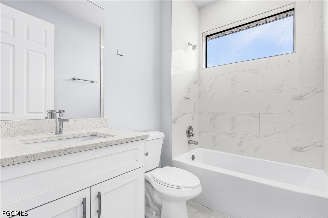 3 Bed SingleFamilyResidence for Sale in Cape Coral, photo 16