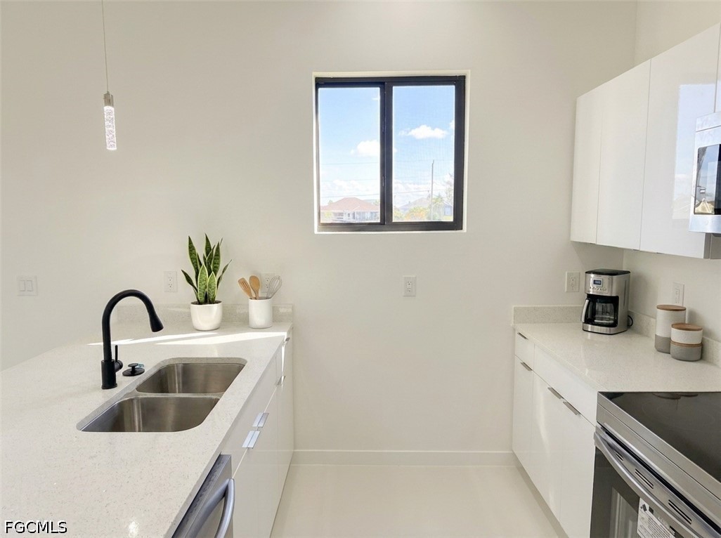 4 Bed SingleFamilyResidence for Sale in Cape Coral, photo 16