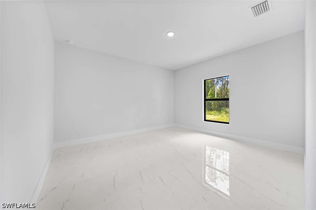 3 Bed SingleFamilyResidence for Sale in Lehigh Acres, photo 16