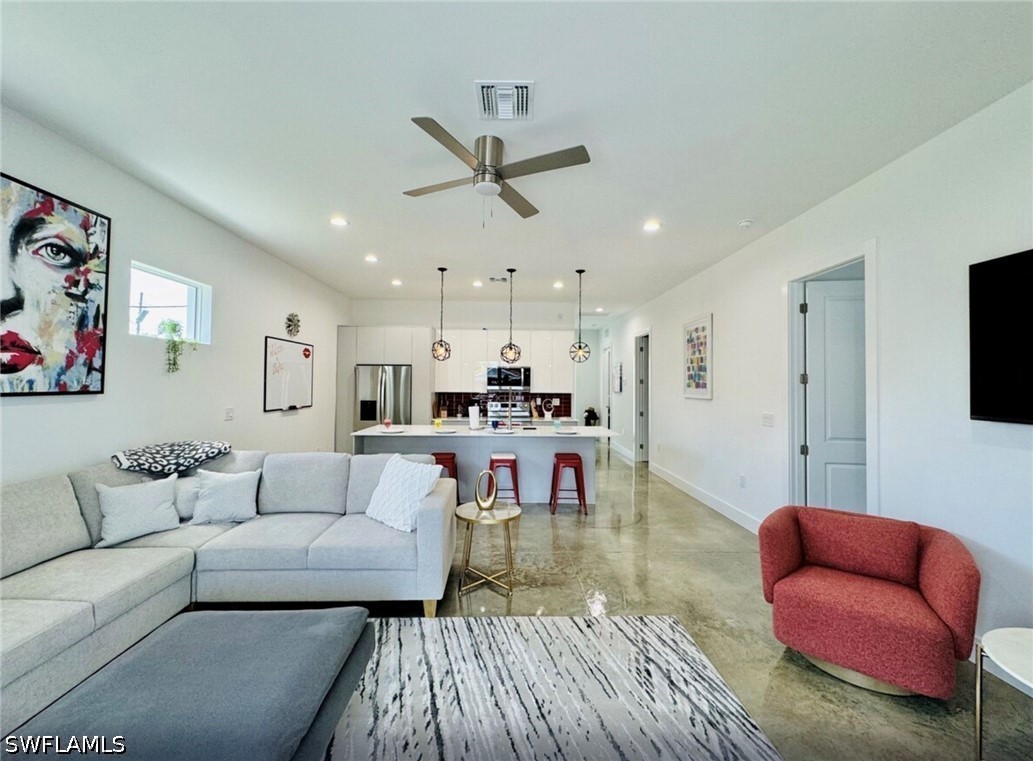 3 Bed Attached for Sale in Shadowlawn At Naples, photo 16