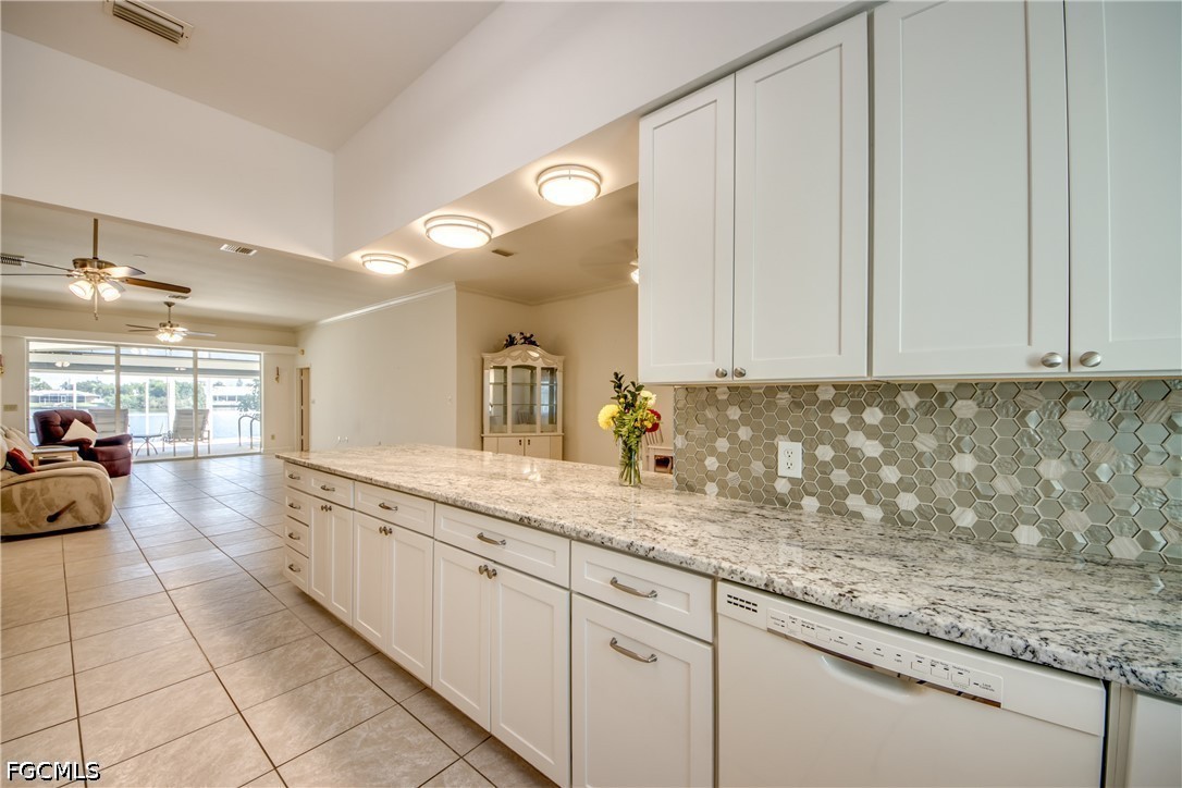 2 Bed Waterfront Home for Sale in Cape Coral, photo 16