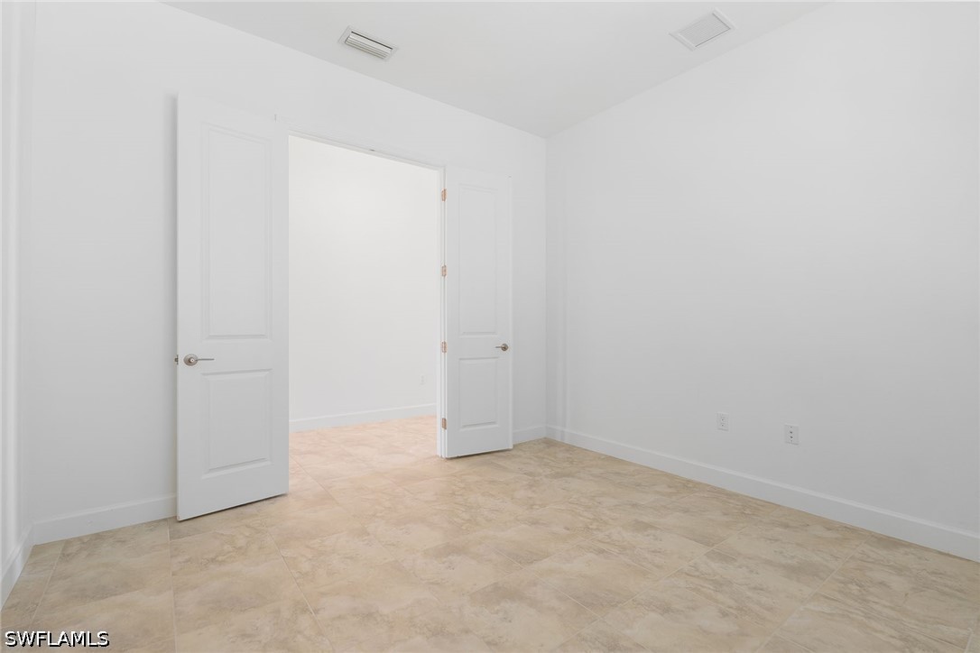 2 Bed SingleFamilyResidence for Sale in Naples, photo 16