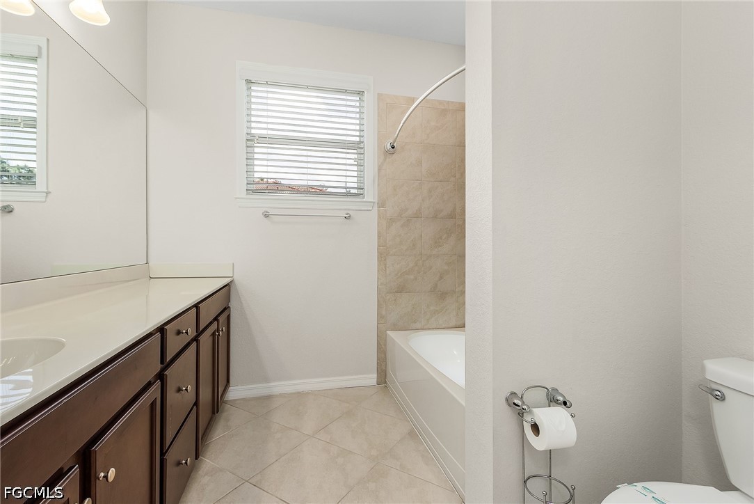 3 Bed Waterfront Home for Sale in Fort Myers, photo 16