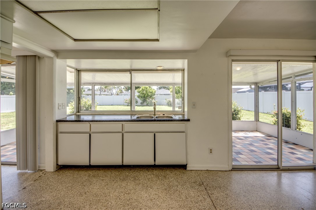2 Bed SingleFamilyResidence for Sale in Cape Coral, photo 16