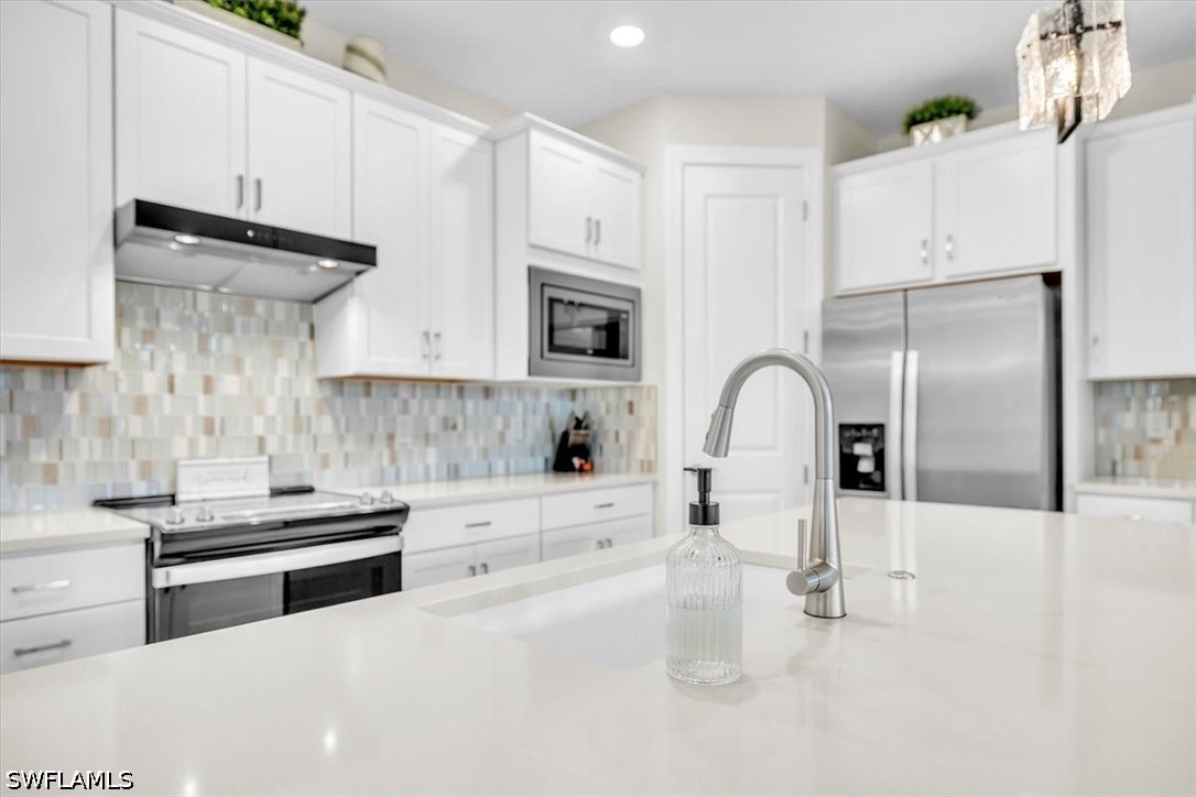 3 Bed Pool Home for Sale in Country Club, photo 16