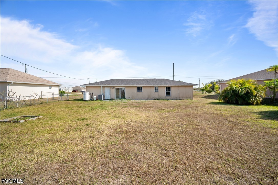 3 Bed SingleFamilyResidence for Sale in Cape Coral, photo 16