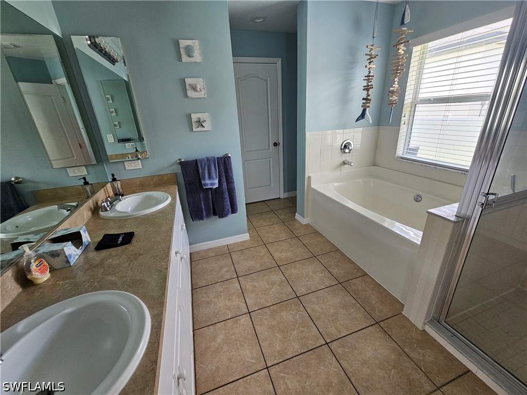 3 Bed Pool Home for Sale in Cape Coral, photo 16