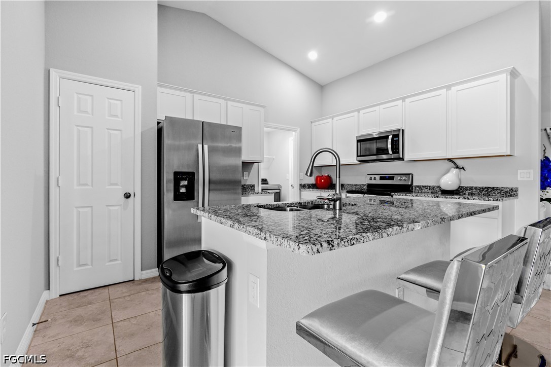 4 Bed SingleFamilyResidence for Sale in Cape Coral, photo 16
