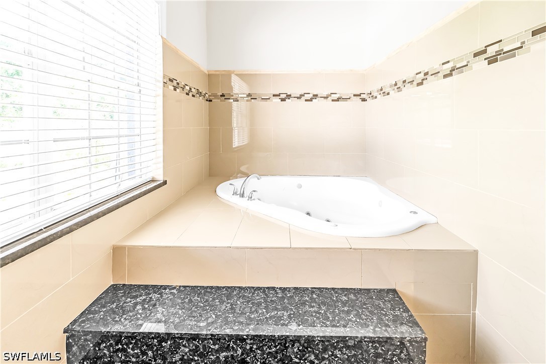 5 Bed Pool Home for Sale in Naples, photo 16