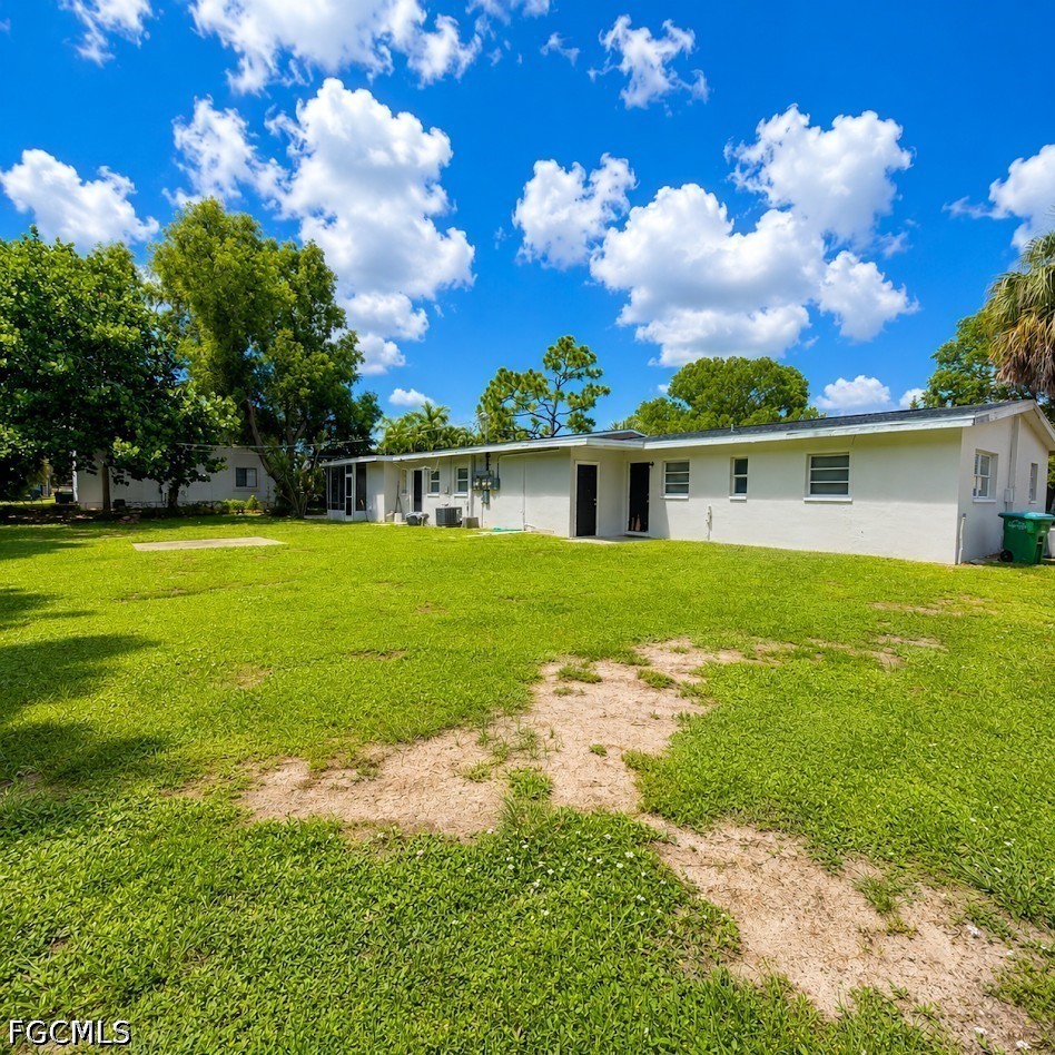 2 Bed Triplex for Sale in Cape Coral, photo 16