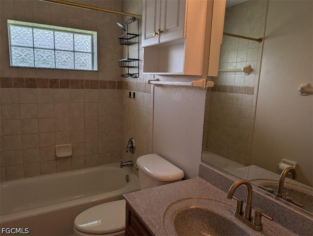 1 Bed Pool Home for Sale in Cape Coral, photo 16
