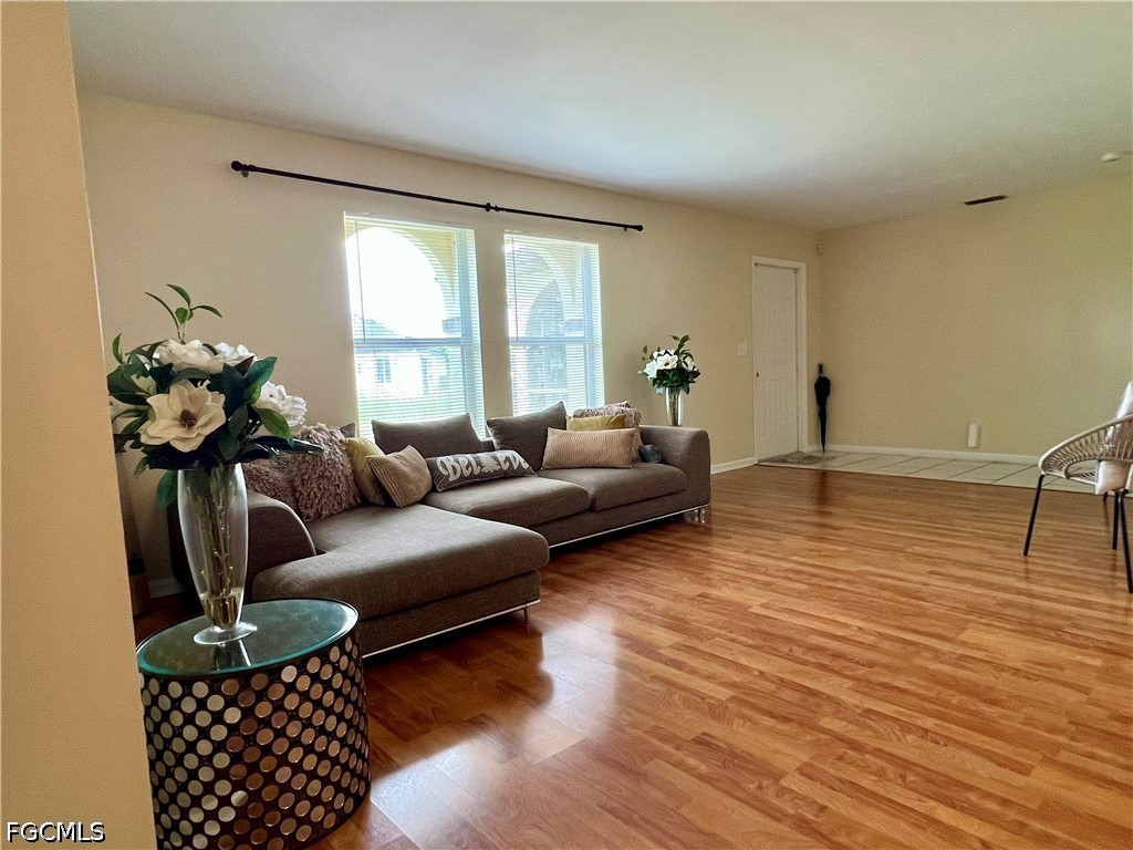 3 Bed SingleFamilyResidence for Sale in Cape Coral, photo 16