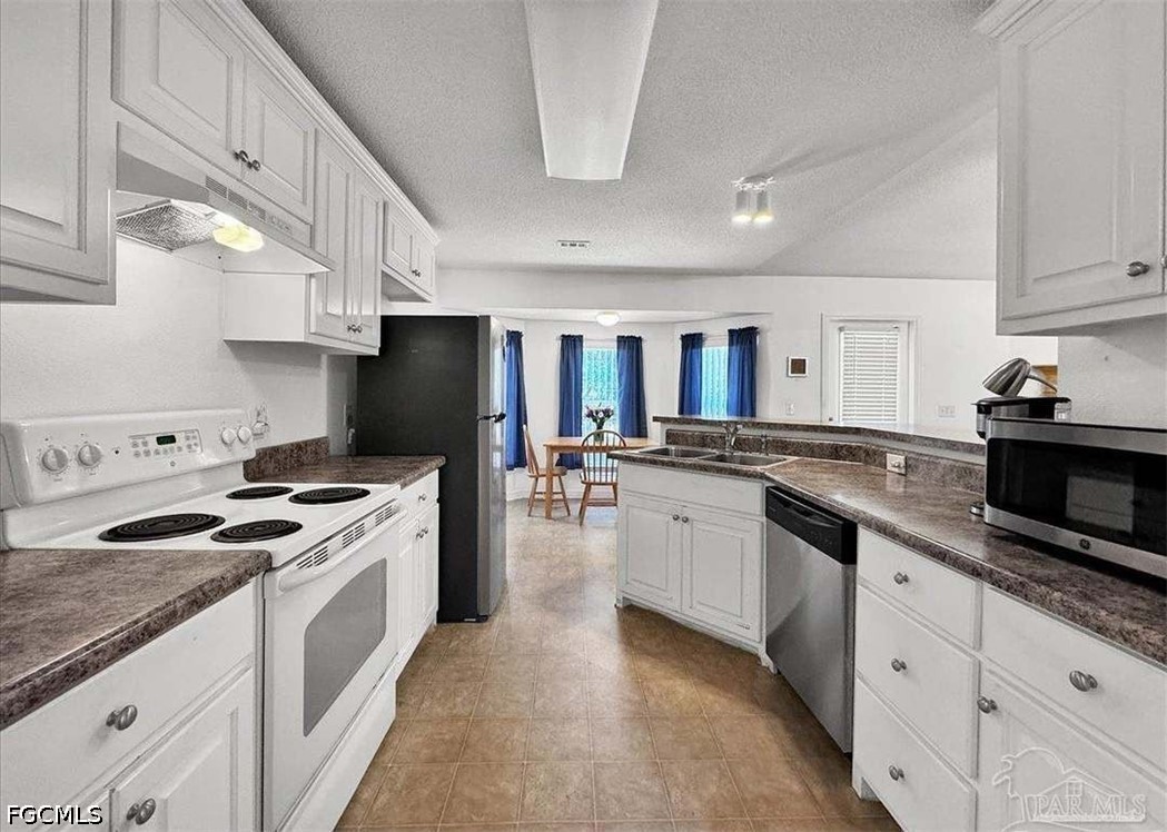 3 Bed SingleFamilyResidence for Sale in Acreage, photo 16