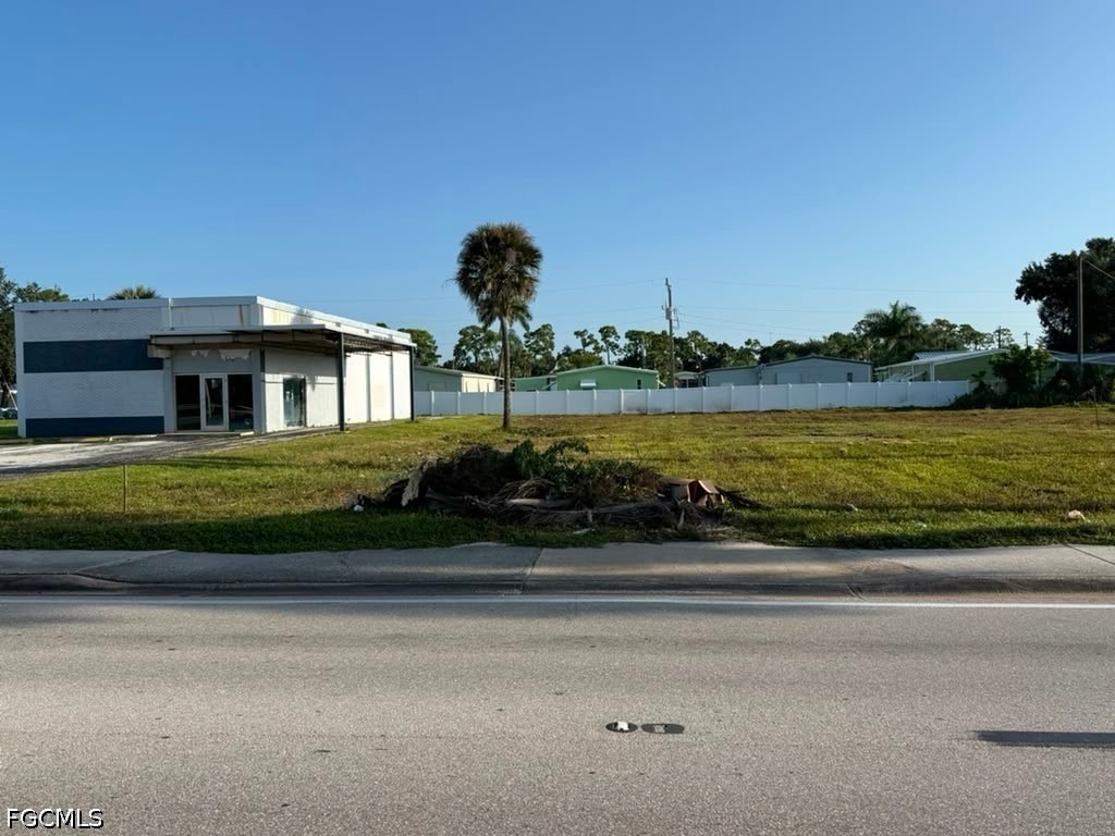 Retail for Sale in North Fort Myers, photo 16