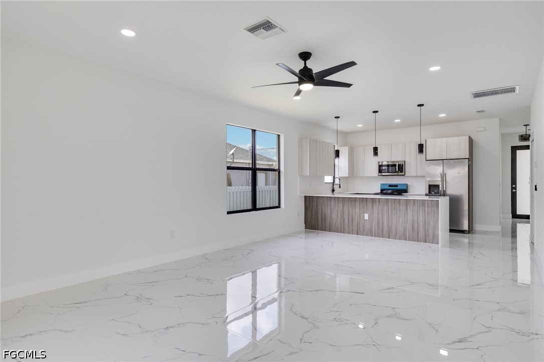 3 Bed SingleFamilyResidence for Sale in Lehigh Acres, photo 16