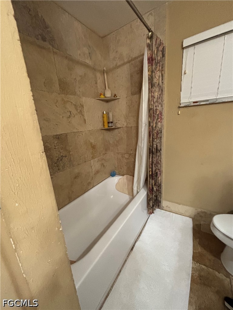 3 Bed SingleFamilyResidence for Sale in Naples, photo 16