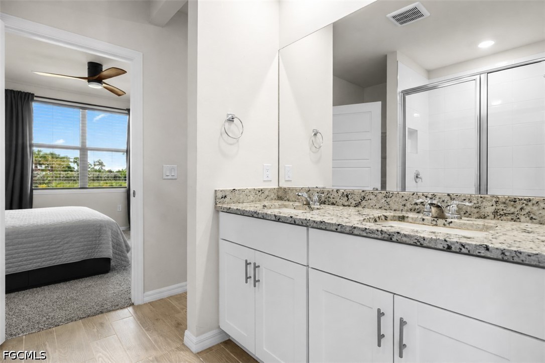 3 Bed SingleFamilyResidence for Sale in Crescent Lakes, photo 16
