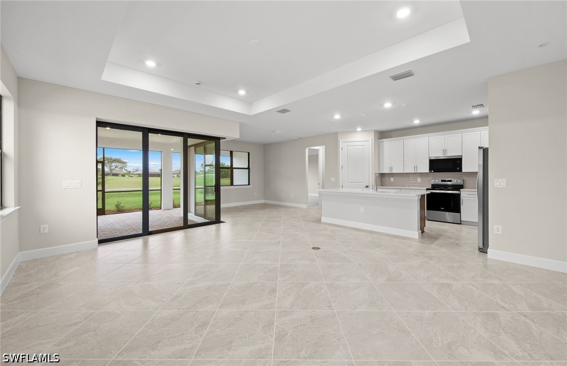 3 Bed Waterfront Home for Sale in Country Club, photo 16